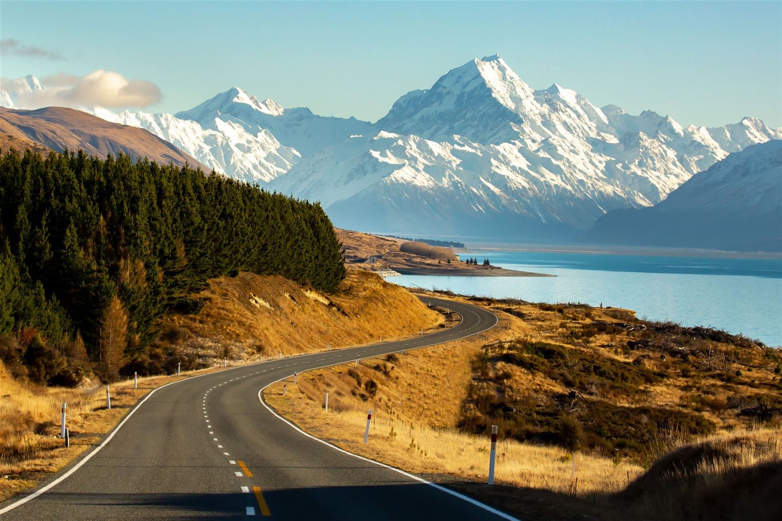 Fahrt zum Mount Cook am Lake Pukaki